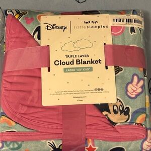 Disney Little Sleepies cloud blanket
